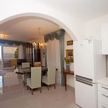 Apartment Antonia's Place By Kristonia *