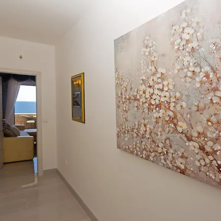 Antonia's Place By Kristonia Apartment *