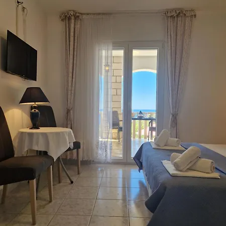 Apartment Antonia's Place By Kristonia *