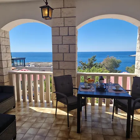 Antonia's Place By Kristonia Apartment