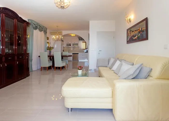 Antonia's Place By Kristonia Appartement