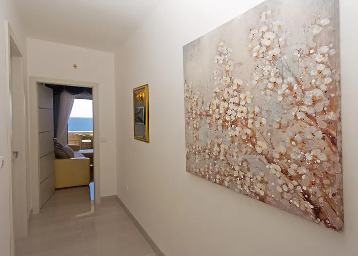 Antonia's Place By Kristonia Apartment *